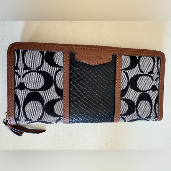 Coach Signature Zip Accordion Wallet in Tan & Brown with Black Snakeskin